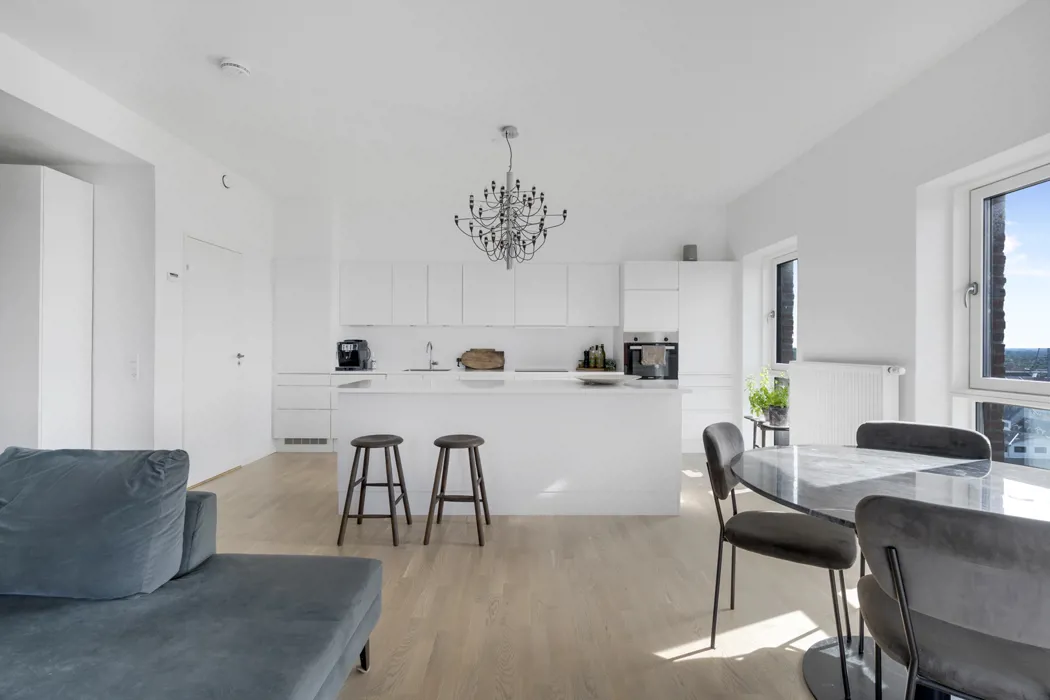 Stor 3-værelses lejlighed med fantastisk udsigt i Taffeltårnet 1