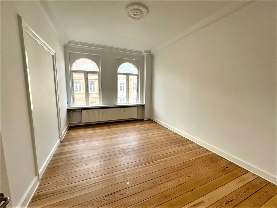 Stor og lys 4-værelses lejlighed med altan midt i Horsens 2