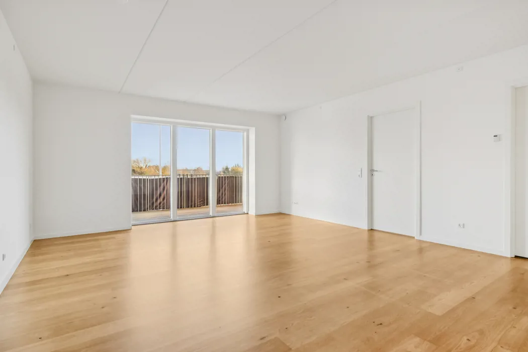 Lys 2-værelses lejlighed med altan 2