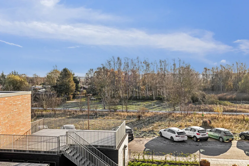 Lys 2-værelses lejlighed med altan 10