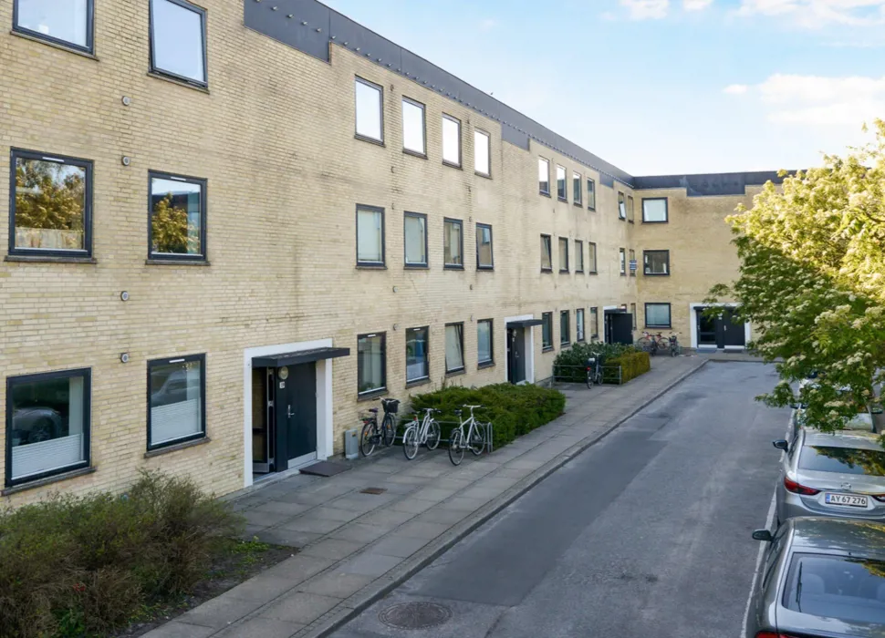 Lys og velindrettet 3-værelses lejlighed med altan i Aalborg SV 21