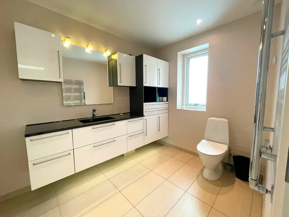 Velindrettet villa i ét plan med store opholdsrum 13