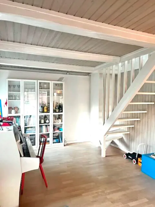 Rummelig 4-værelses med brændeovn, masser af lys og god plads 4