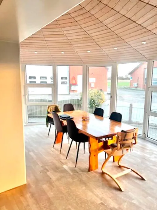 Rummelig 4-værelses med brændeovn, masser af lys og god plads 1