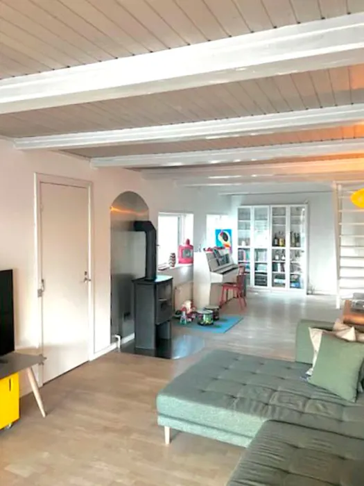 Rummelig 4-værelses med brændeovn, masser af lys og god plads 3