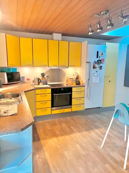 Rummelig 4-værelses med brændeovn, masser af lys og god plads 2