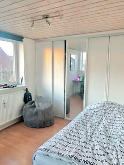 Rummelig 4-værelses med brændeovn, masser af lys og god plads 6