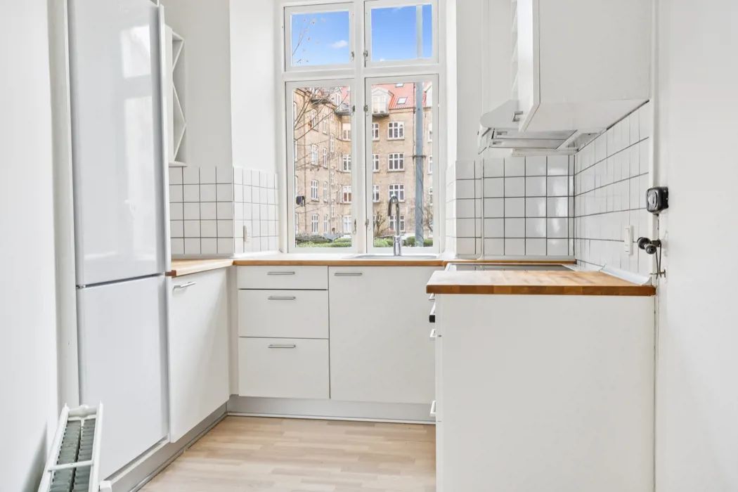 Indflytningsklar 2-værelses tæt på centrum 1