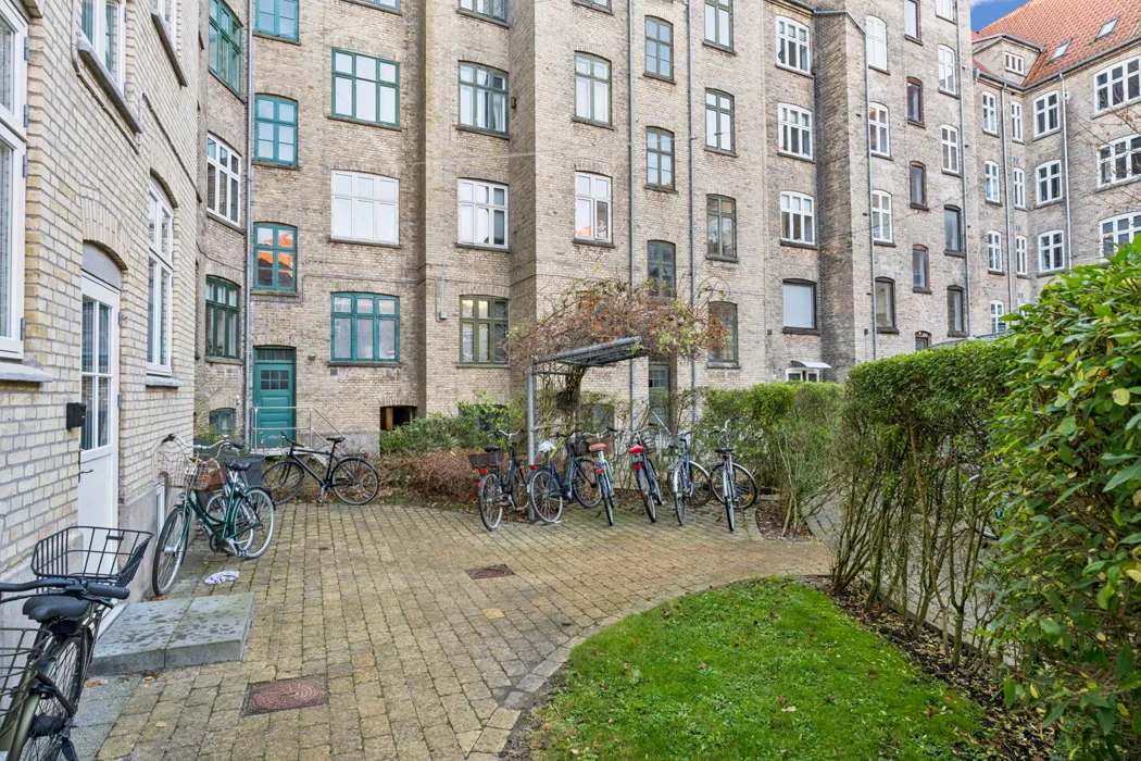 Indflytningsklar 2-værelses tæt på centrum 18