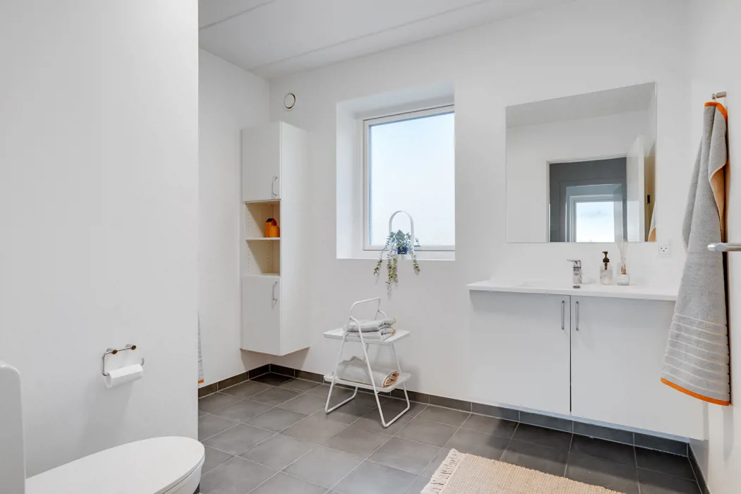 2-plans rækkehus med moderne Faciliteter og husdyr tilladt 14