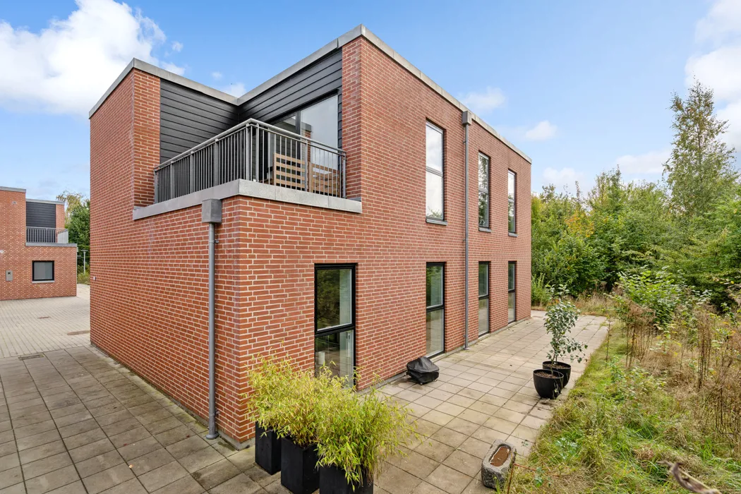 2-plans rækkehus med moderne Faciliteter og husdyr tilladt 15