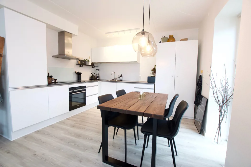 Flot 3-værelses lejlighed med stor altan på Eternitten 1