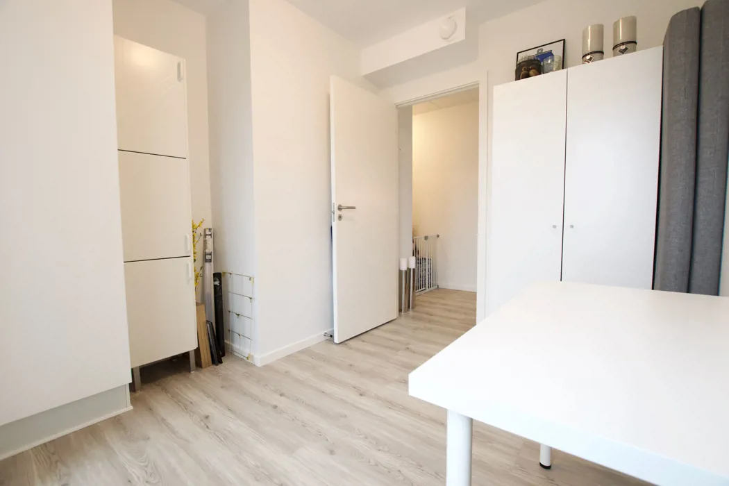 Flot 3-værelses lejlighed med stor altan på Eternitten 13