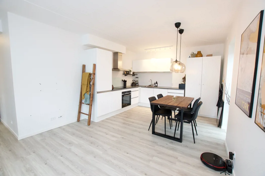 Flot 3-værelses lejlighed med stor altan på Eternitten 4