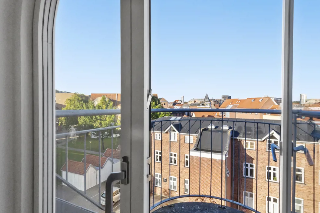 4-værelses taglejlighed med altan 8