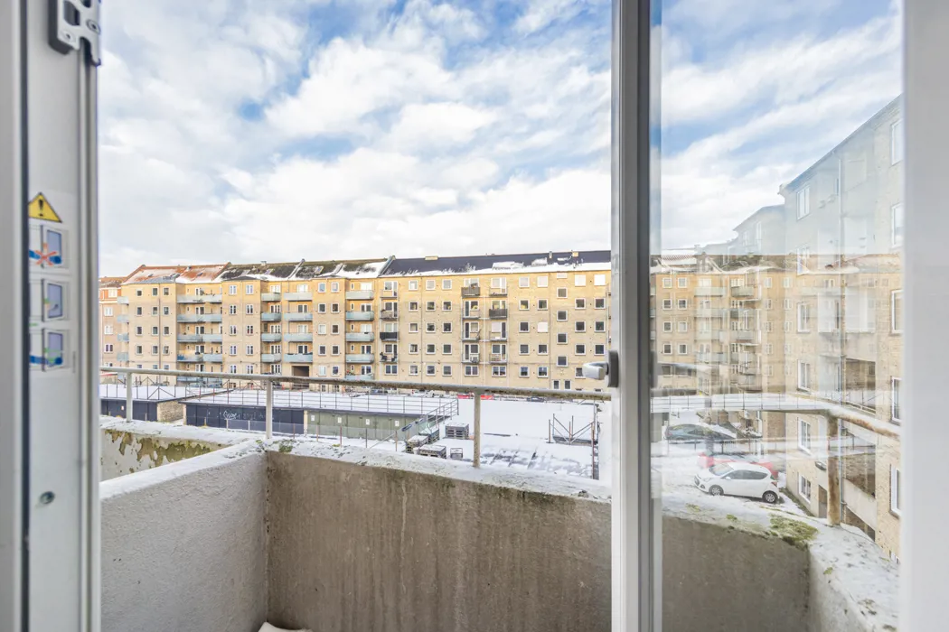 Lys 2-værelses med to altaner 10