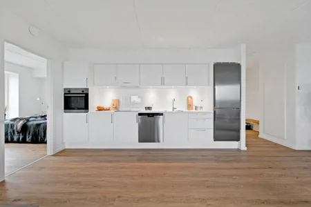 Gennemført og delevenlig 3-værelses lejlighed med altan i Egeparken 1