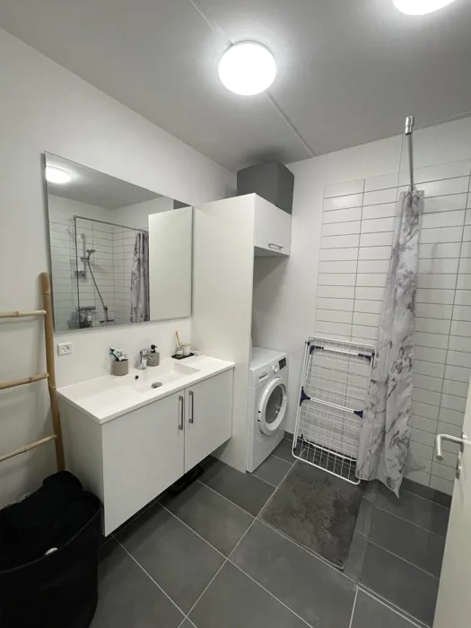 Skøn 2-værelses lejlighed med stor altan i Egeparken 8