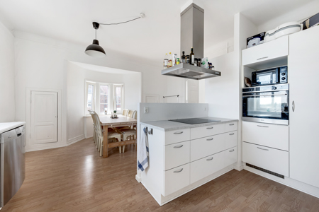 Stor og delevenlig 4-værelses lejlighed 1