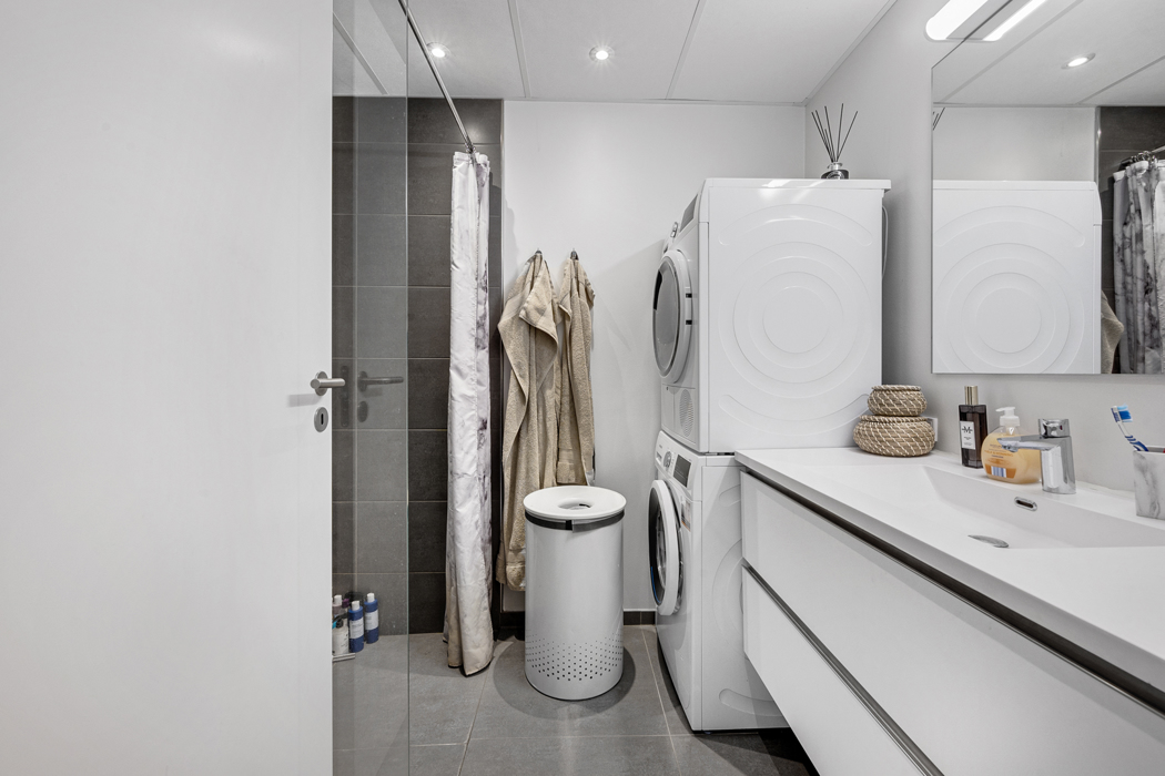 Flot 3-værelses lejlighed med walk-in og stor altan på Eternitten 9