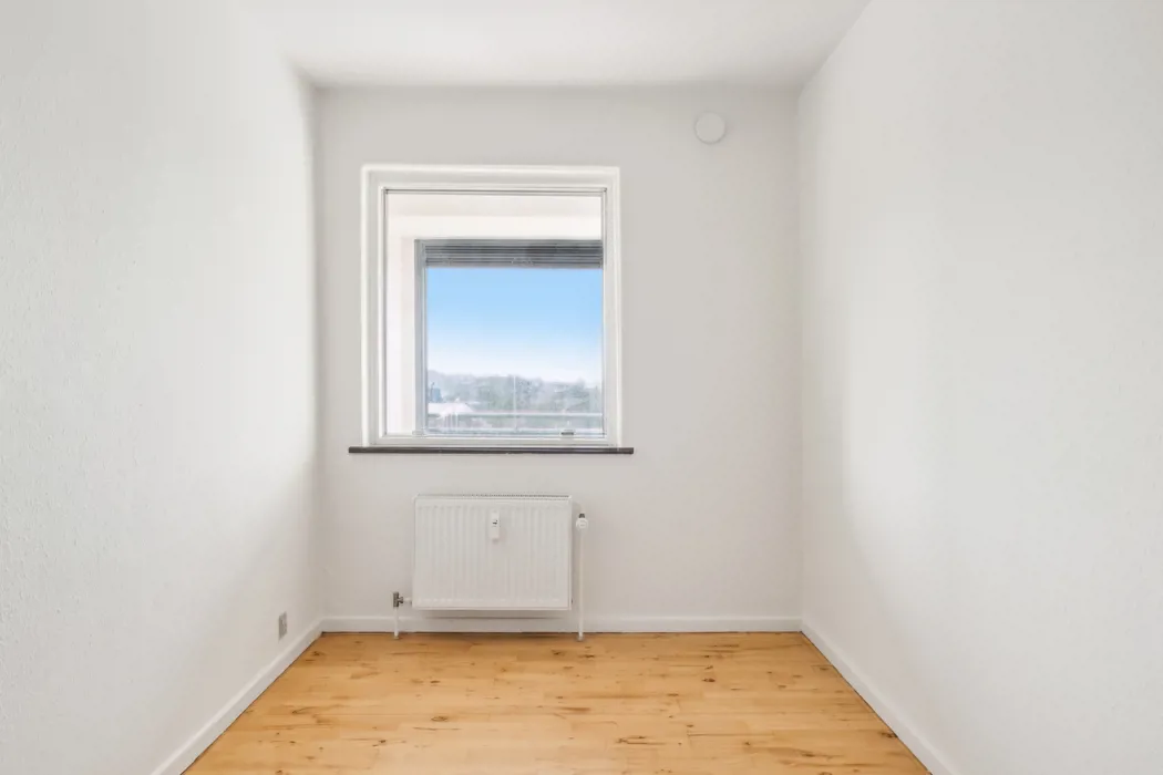 Dejlig 4-værelses lejlighed på Thulevej 10