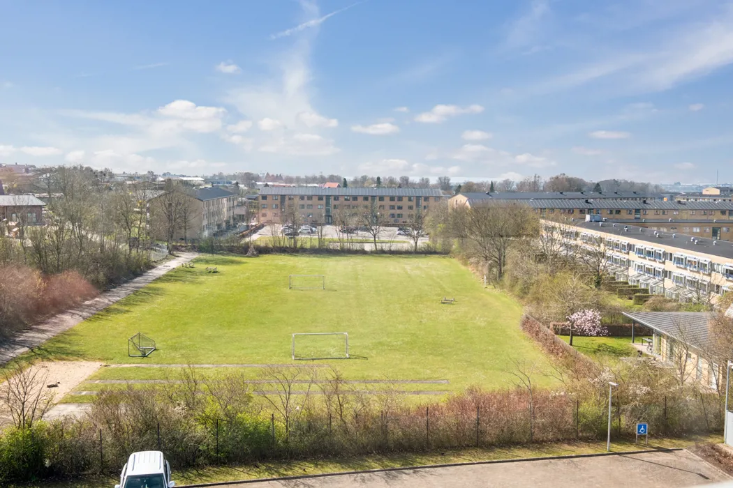 Dejlig 4-værelses lejlighed på Thulevej 4