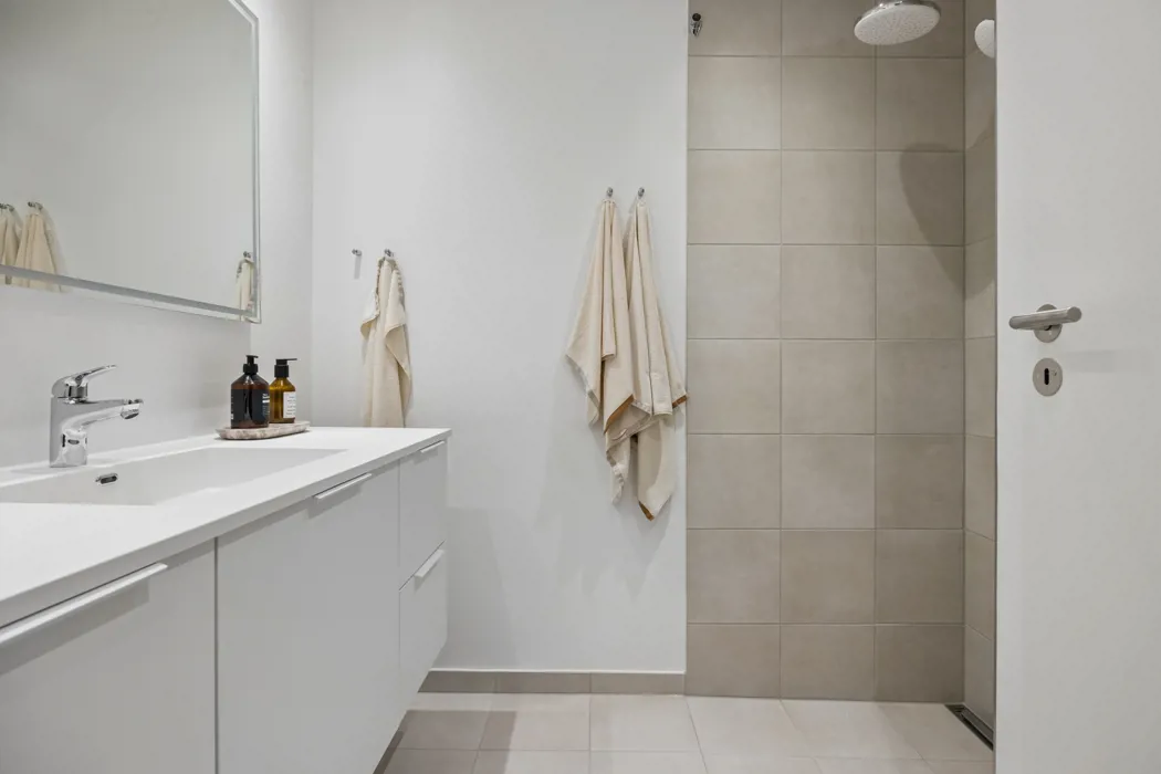 Stilren 4-værelses lejlighed med skøn altan 11