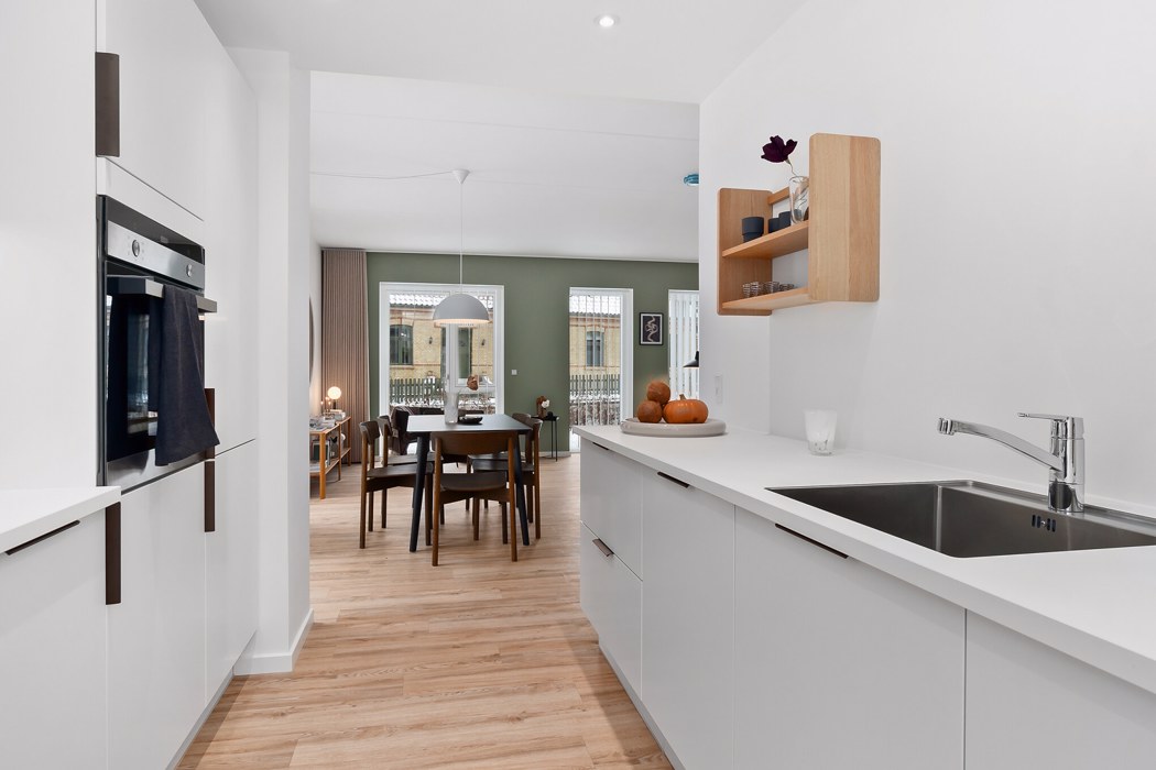 Nyopført 5-værelses rækkehus i to plan i Jasminparken 2