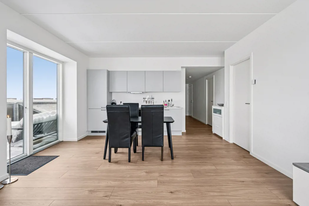 4-værelses lejlighed med altan og god planløsning 1