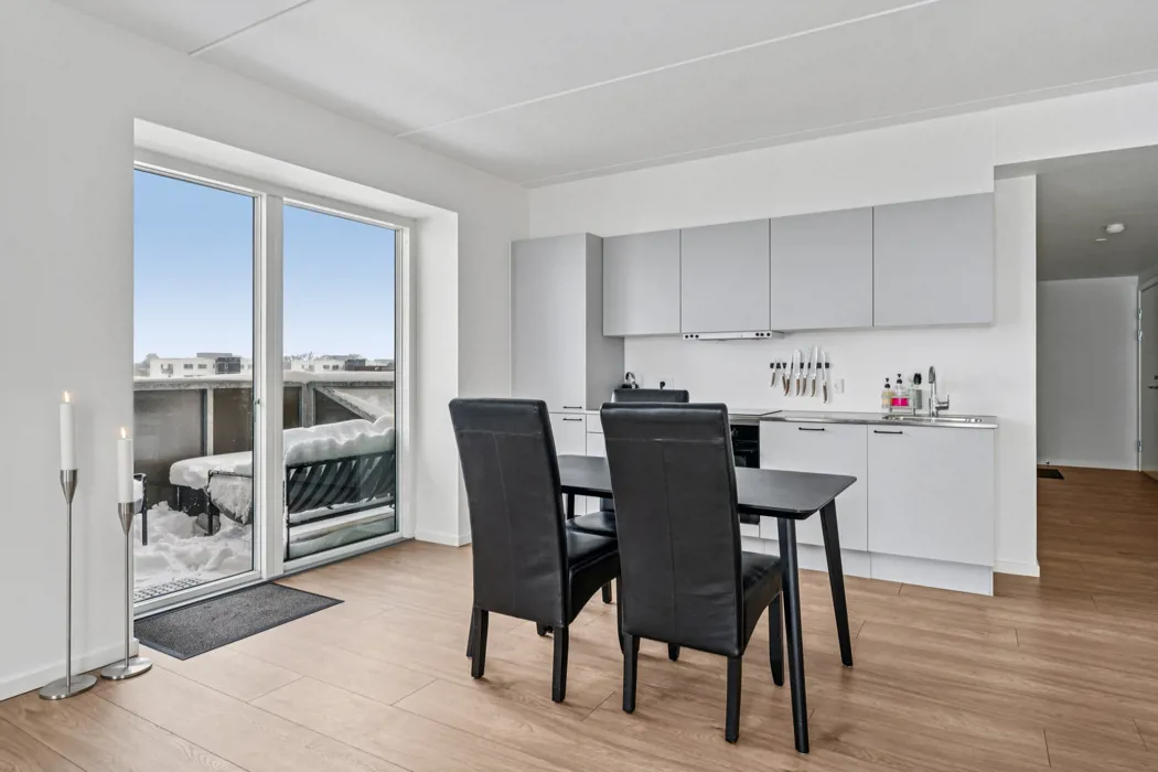 4-værelses lejlighed med altan og god planløsning 2