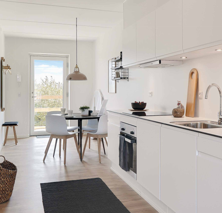 2-værelses lejlighed tæt på Universitetet med altan  2