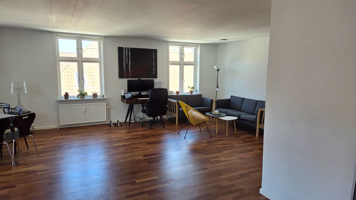Stor og indbydende lejlighed i Aalborg C med altan og gratis parkering 4