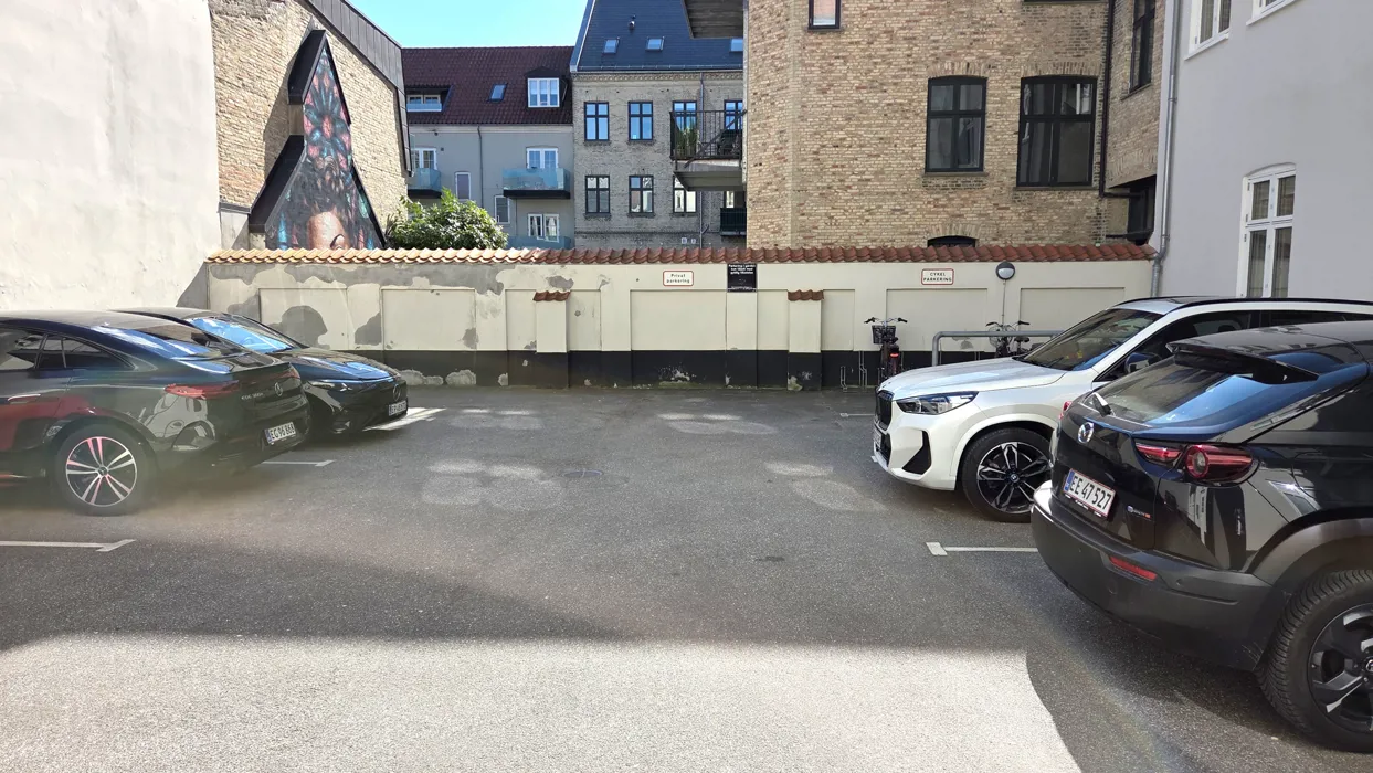 Stor og indbydende lejlighed i Aalborg C med altan og gratis parkering 17