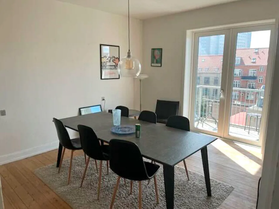 Lys 3-værelses lejlighed med altan midt på Vesterbro 3