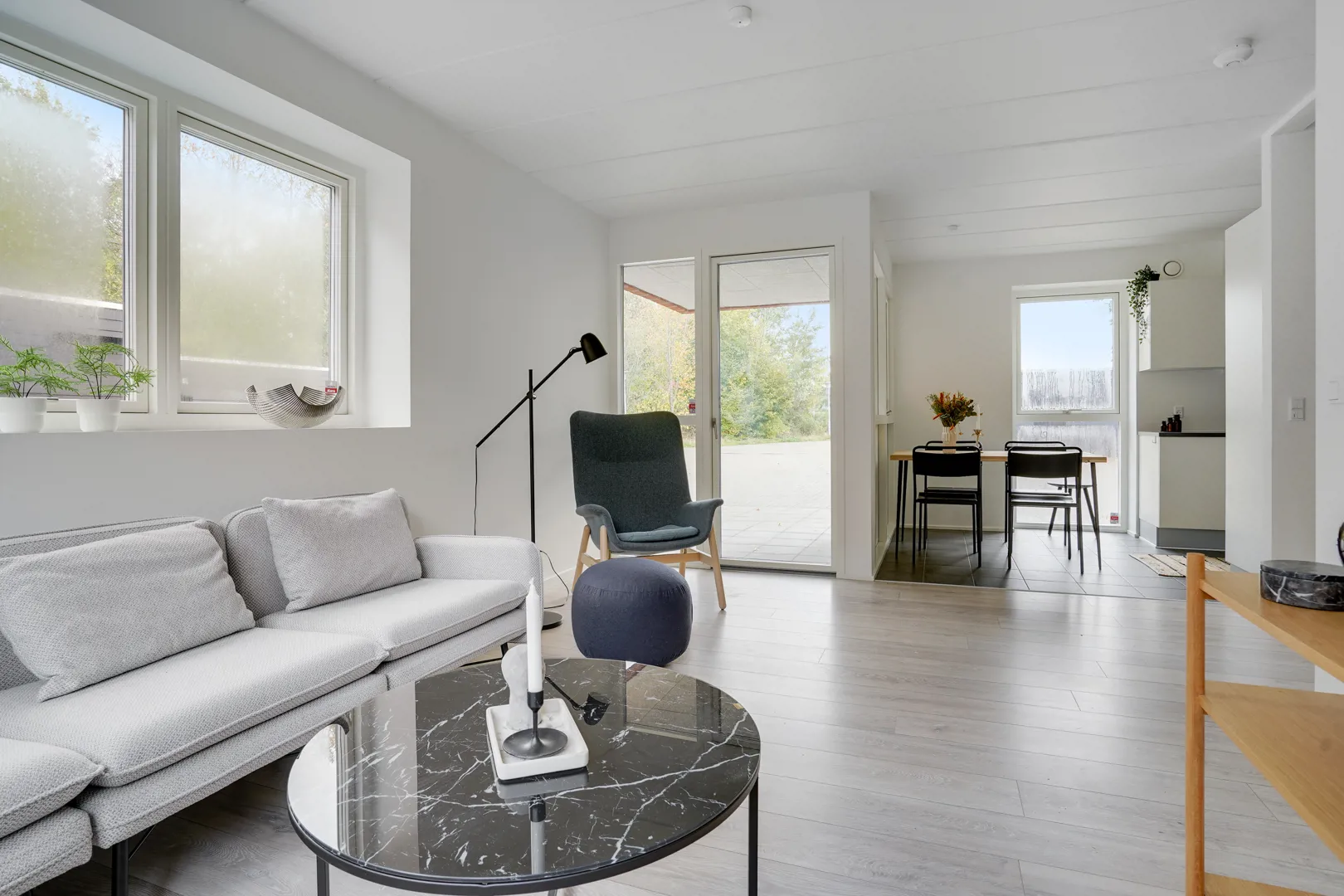 Samsøvej 10H, 2-plans rækkehus med moderne Faciliteter og husdyr tilladt billede 6