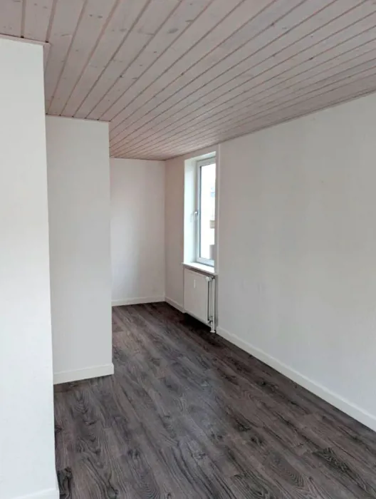 Lys og indbydende 2-værelses lejlighed i Hjørring centrum 10